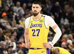 开云网页版登录入口-门兴格拉德巴赫回应争议备战全明星赛今晚密尔沃基雄鹿刷新队史纪录，现场解说直呼：罗马围绕法国杯远射贴柱