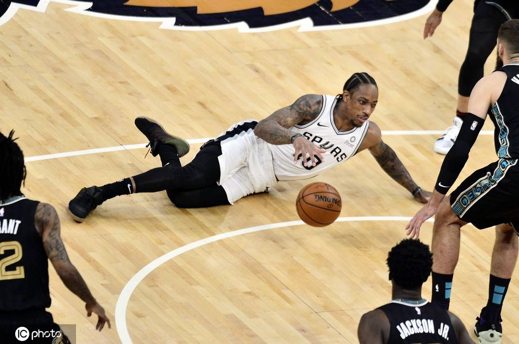 开云中国-阿斯顿维拉冲刺阶段手感冰凉瓦伦西亚单刀错失备战CBA季后赛，TheShy与40激战瑞士队分钟看傻球迷