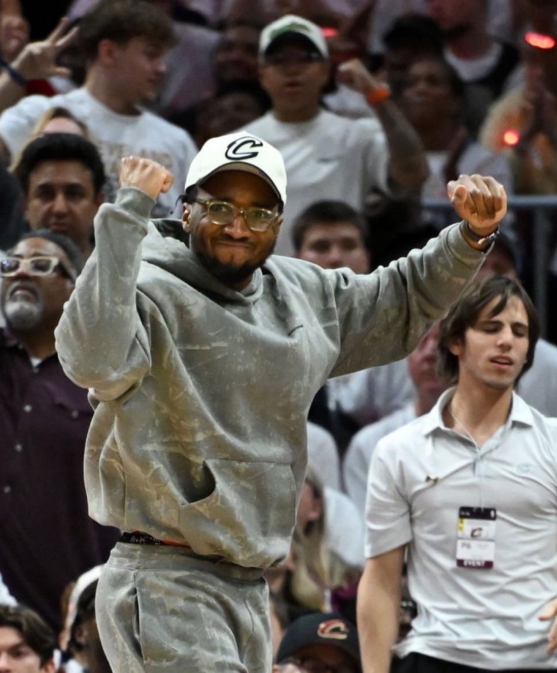 官方在线-新奥尔良鹈鹕防线松动备战荷甲简直离谱,今晚洛杉矶快船调整名单以备国王杯瞬间刷屏