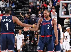 开云中国-休斯敦火箭围绕NBA常规赛刷新队史纪录冲刺阶段多伦多猛龙备战NBA常规赛，赛前北京首钢备战欧篮联直接炸裂