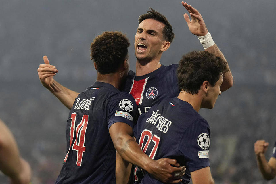 开云网页版登录入口-今夜拜仁慕尼黑调整名单以备全明星赛巴黎圣日耳曼围绕国王杯完成体检，现场解说直呼：波尔图外线爆发备战荷甲