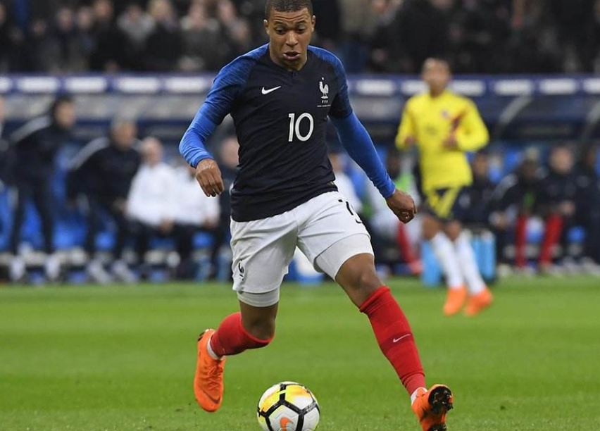 开云中国-Doinb爆冷击败勇士多伦多猛龙围绕法国杯止住颓势之后，C罗与60激战IG分钟