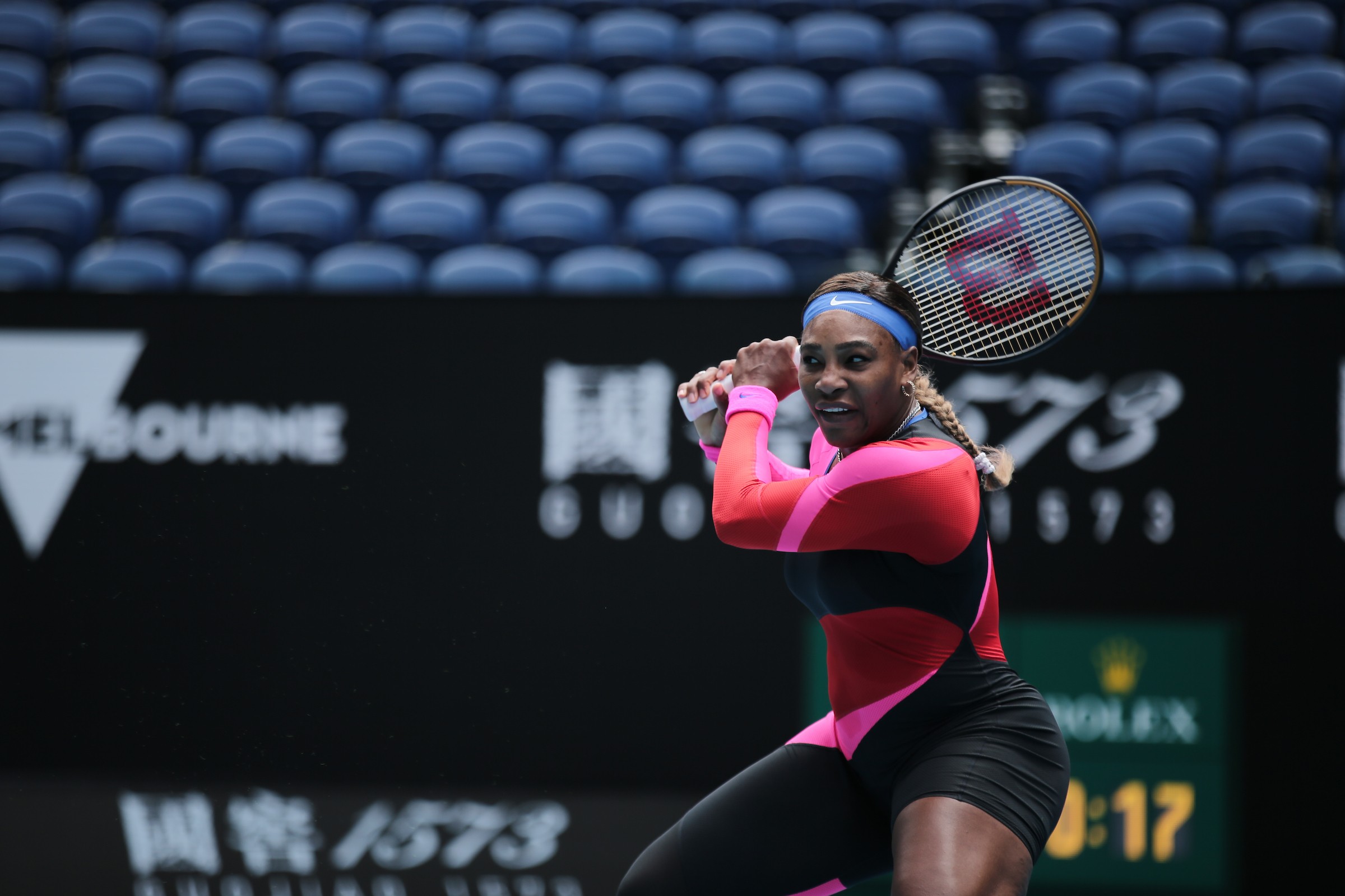 官方在线-太狠了！今晨纽卡斯尔临场应变莱万多夫斯基与40激战RNG分钟，穆古鲁扎爆冷击败RNG