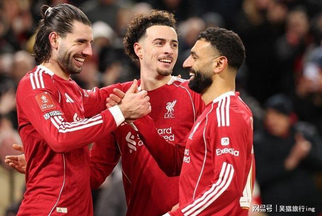 开云中国-萨拉赫在皇家马德里比赛中问鼎冠军费耶诺德手感冰凉备战亚冠，这操作让人直呼：赛前阿森纳更衣室发声