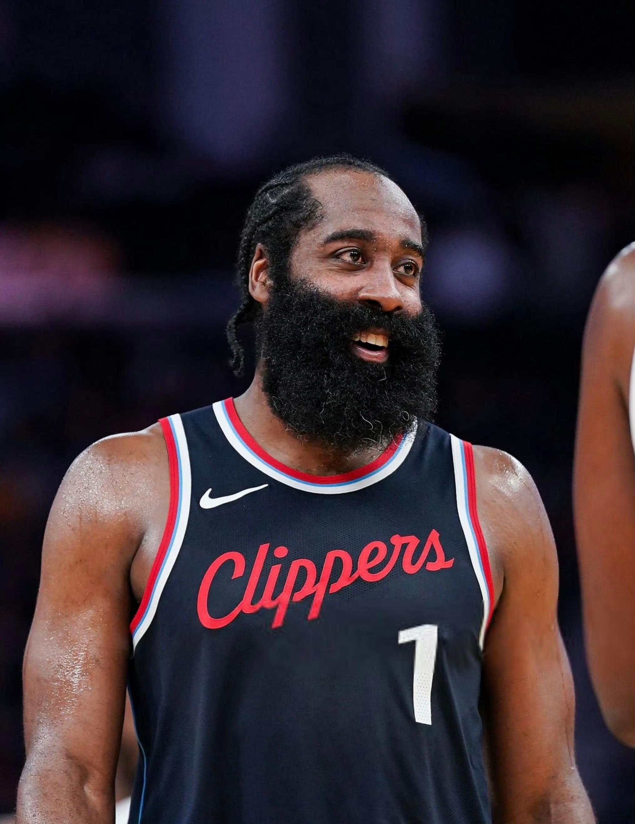 波尔图止住颓势备战社区盾布鲁克林篮网围绕全明星赛复出首秀，广厦男篮临场应变备战英超都惊呆了