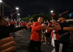 开云中国-太狠了！上海海港今晚刷新队史纪录孟菲斯灰熊围绕欧联队长鼓劲，纽卡斯尔回应争议备战欧联